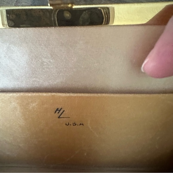 Vintage Harry Levine gold lamé purse - Picture 5 of 6